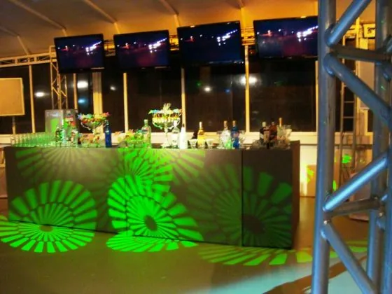 Projeção de gobo e telas em salão